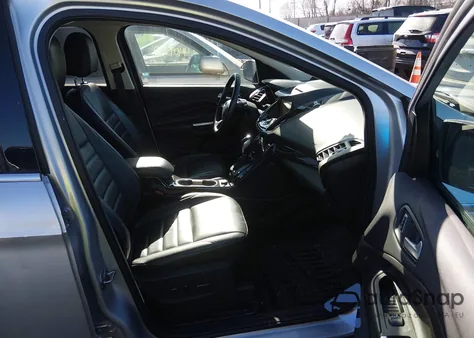 2016 Ford Escape Titanium из США, поврежденный, VIN 1FMCU0JX3GUA27639